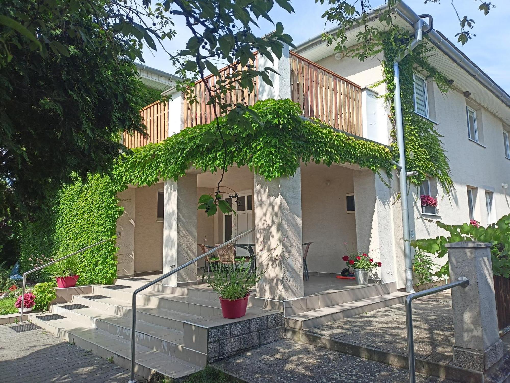 Hotel Dom v Záhrade Podhájska Exterior foto